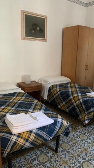 Albergo Pensione Ardenza Self Check-In Livorno Exterior photo