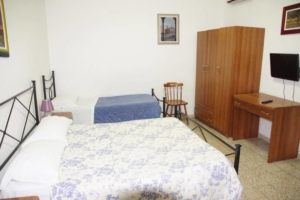 Albergo Pensione Ardenza Self Check-In Livorno Exterior photo