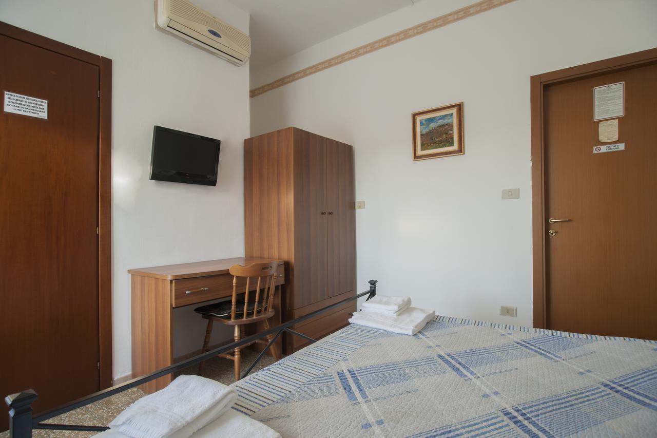 Albergo Pensione Ardenza Self Check-In Livorno Exterior photo