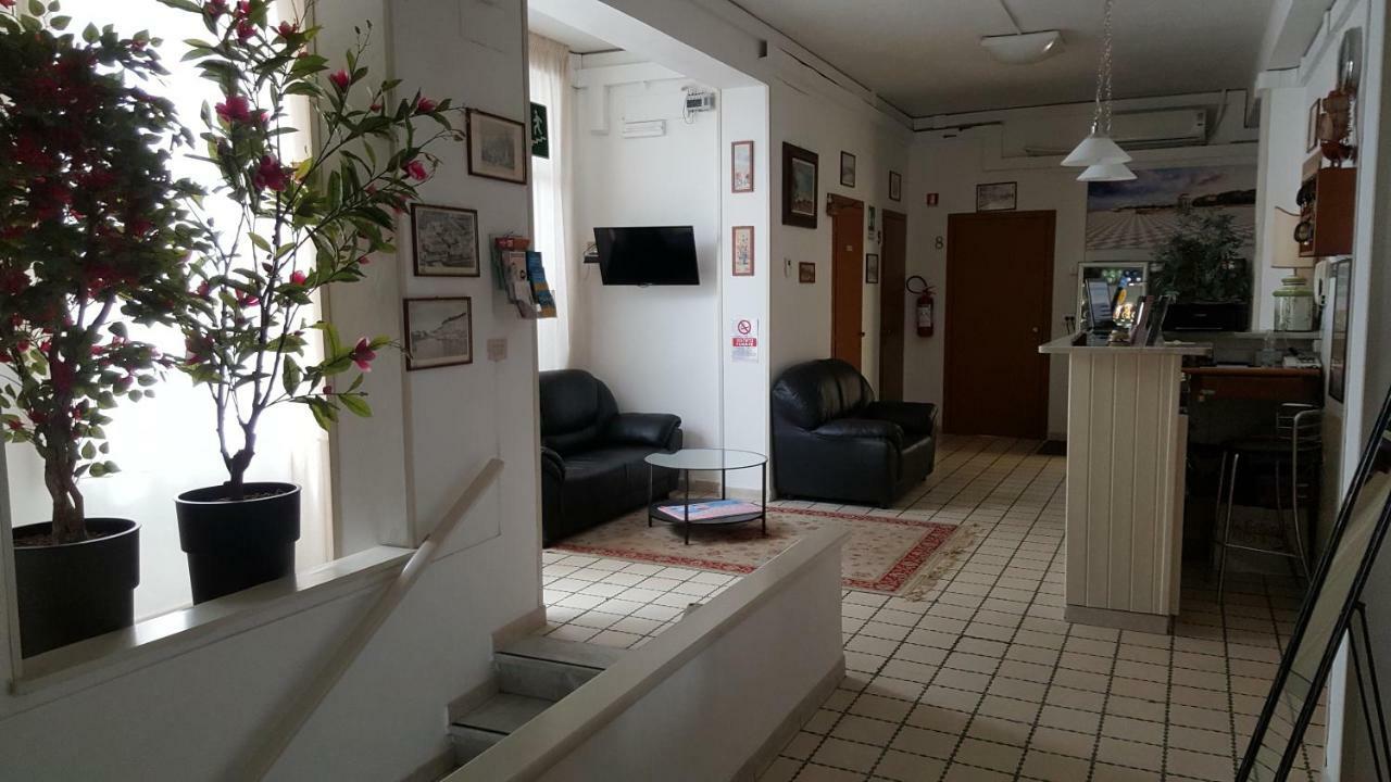Albergo Pensione Ardenza Self Check-In Livorno Exterior photo