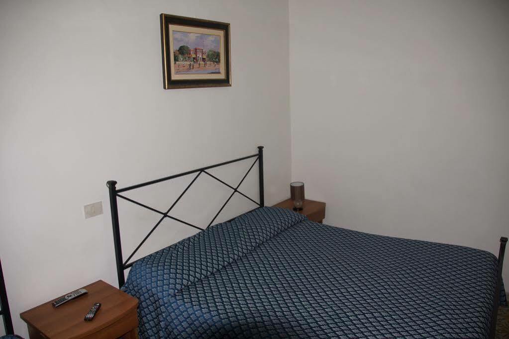 Albergo Pensione Ardenza Self Check-In Livorno Exterior photo